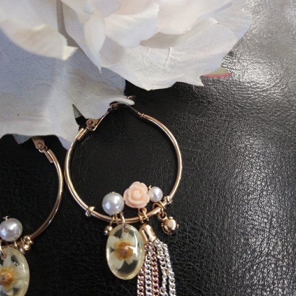 Girly Girl Victorian Earrings - Picture 3 of 3